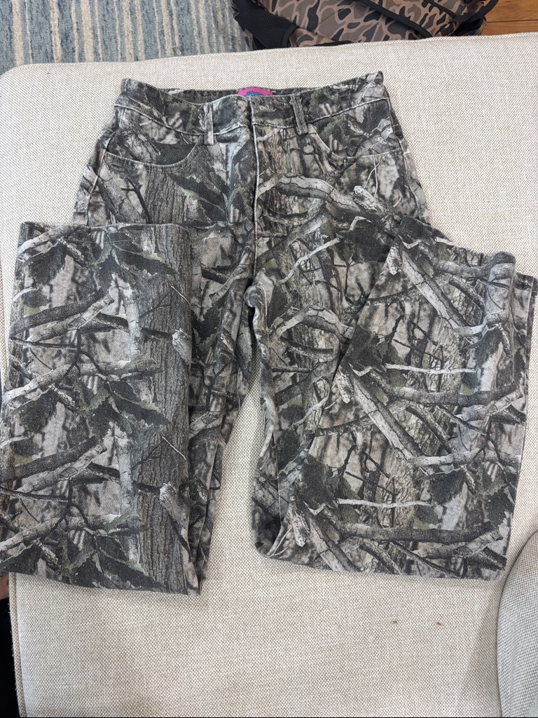 Edikted Women's Straight Leg Jeans - Gray & Black Camo Print